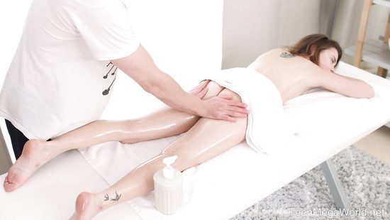 Первый массаж и уже перепих