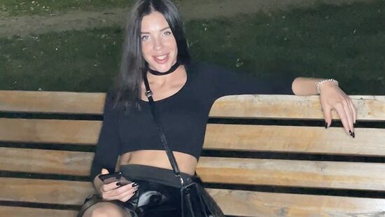 Заскочила на член по пути домой