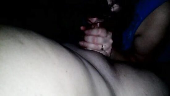 Снимаю как жена знакомому делает минет.