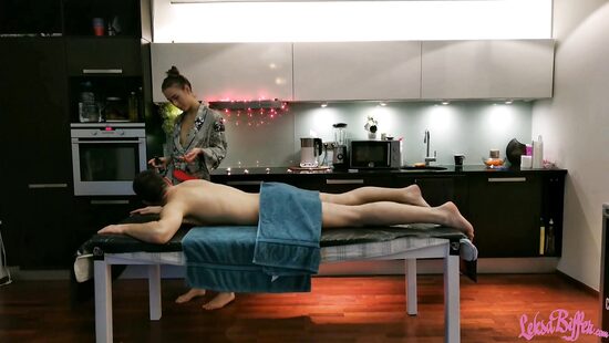 Массажистка, знающая своё дело