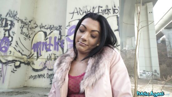 Не шлюшка, но за бабки отдамся