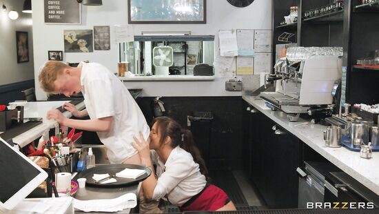 Дорогой, кончи на мои вафли