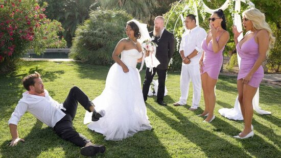 Да она всех вас трахнет!