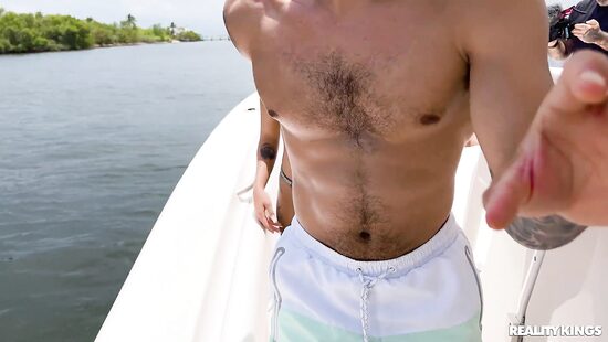 Вечеринка на яхте капитана Джей Мака