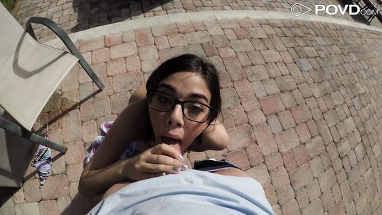 Обливания на Иван Купала переросли в страстный секс с миниатюрной латинкой