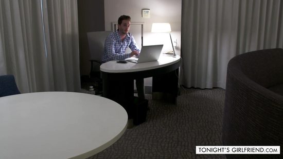 Молодой бизнесмен трахнул за деньги элитную проститутку