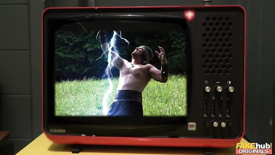 Пригласили блондинку сниматься в кино, а сами отодрали вдвоём красотку