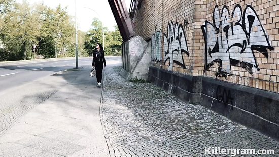 После фото сессии похотливая модель соблазнила симпатичного фотографа