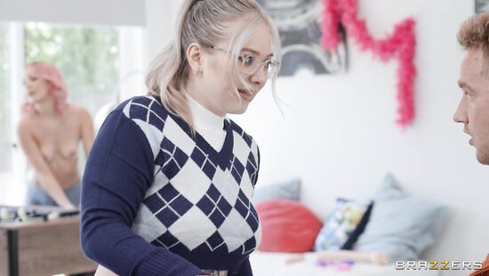 Любовь к членам через дилдо