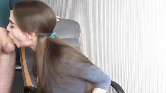 Минет на рабочем месте