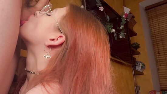 Пахнет керосином со вкусом спермы