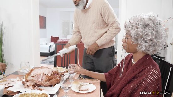 Белая индейка на День благодарения