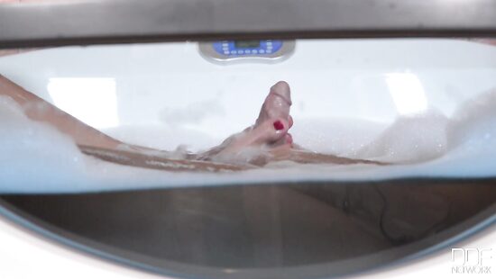 The Thrust Of Her Soles - Толчок Ее Подошв