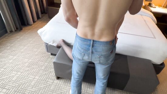 Выполняя дружескую просьбу