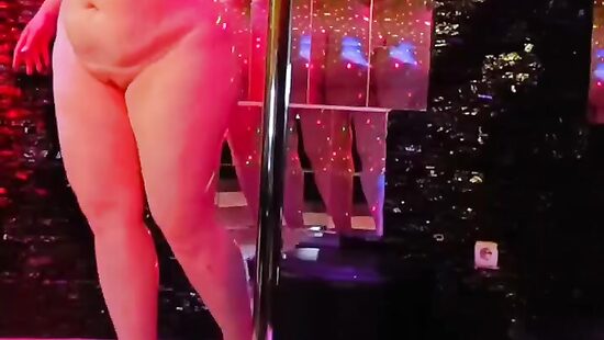 Стриптиз от VasilisaSWAG