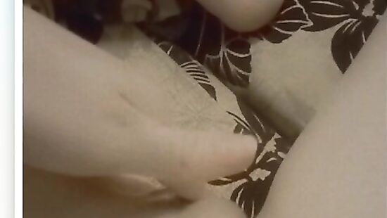 Играюсь с киской