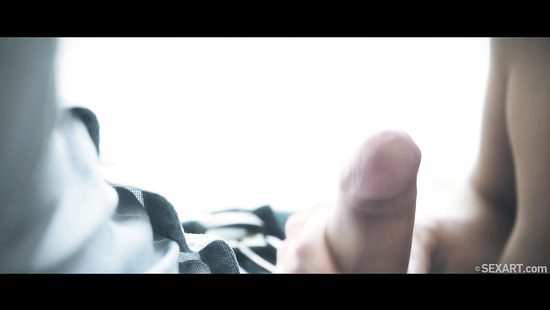 Знакомство в лифте закончилось диким сексом с темпераментной брюнеткой