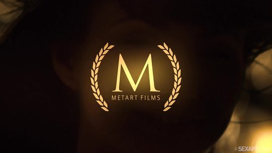 Алина Ерёменко красиво трахается в спальне с мускулистым негритосом