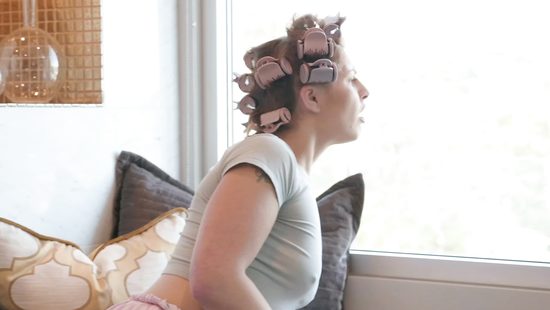 Падчерица случайно увидела большой член отчима и сумела его соблазнить