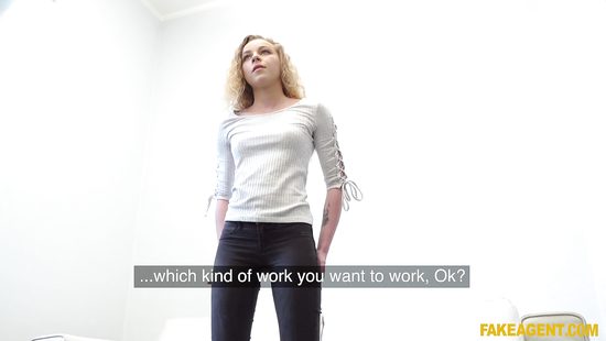 Фейк кастинг для миниатюрной блондинки закончился банальным сексом