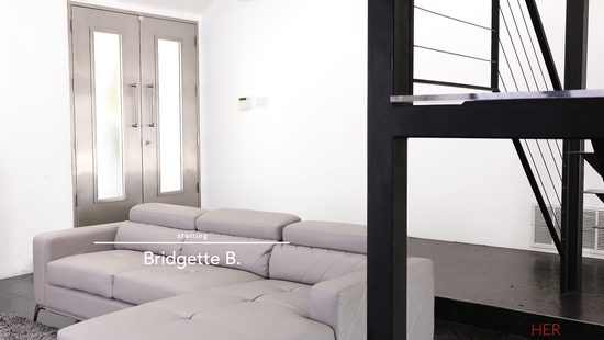 После развода жена старшего брата успокоила парнишку фут фетишем