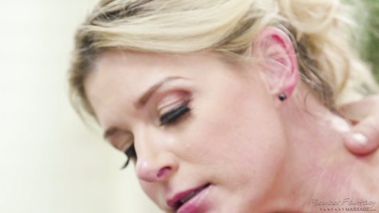 Спортивная массажистка не устояла перед членом кудрявого красавчика