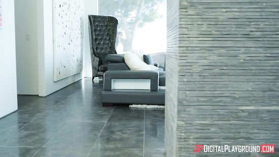 Воры проникли в чужое жильё и занялись сексом на большой кровати