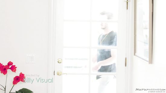 Скромный парень впервые согласился попоробовать NURU massage