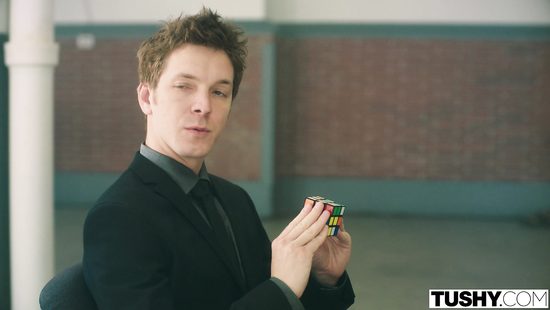 В кузове пикапа негры в два ствола поимели шикарную белую девку