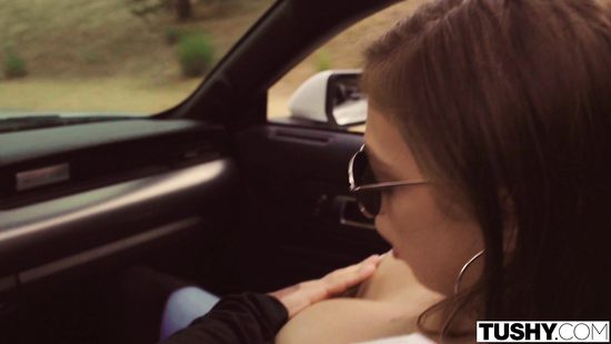 Пригласила для анала татуированного парня и не пожалела об этом