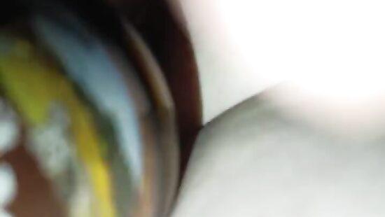 Засунул бутылку в жопу спящей подруге