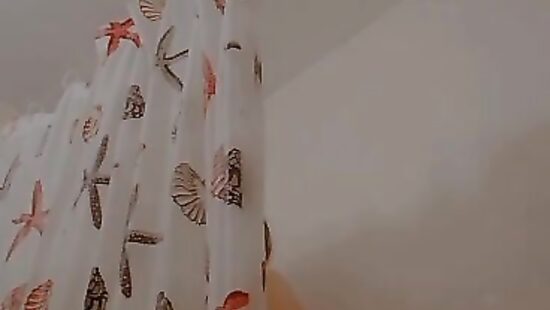 Немножко танцую в душе