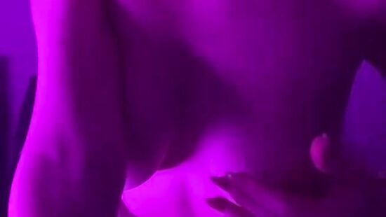 Люблю свои сисечки)