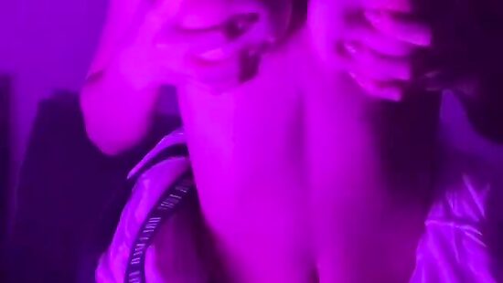 Люблю свои сисечки)