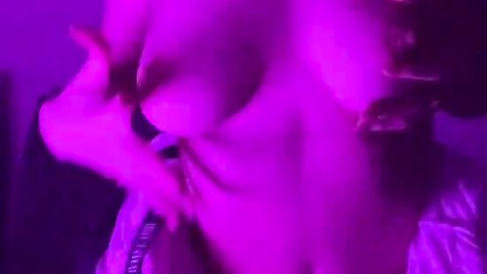 Люблю свои сисечки)