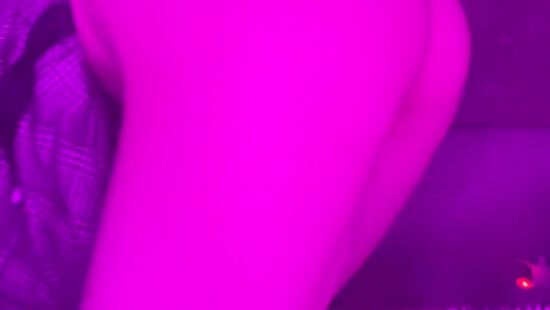 Посмотри что я прячу под юбочкой