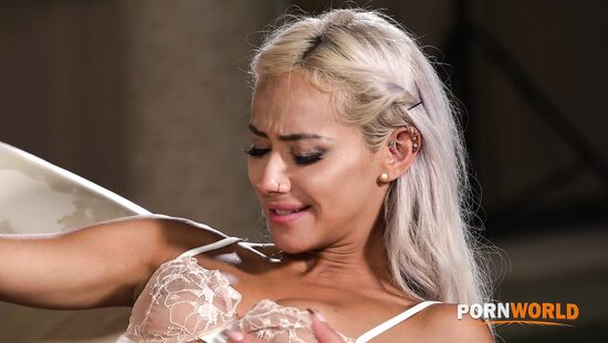 Страпон проигрывает битву членов