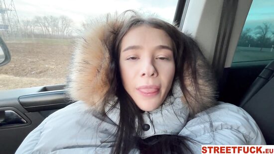 Не в то такси села, милочка