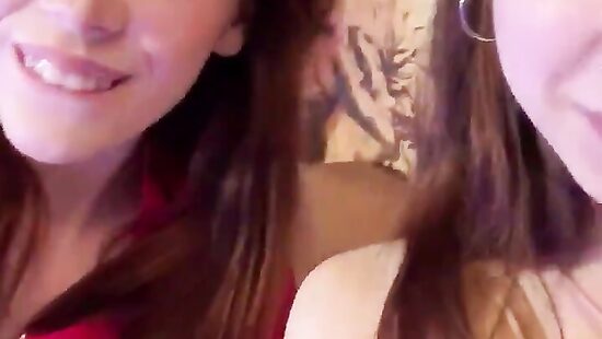 засветила письку