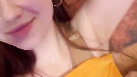 засветила письку