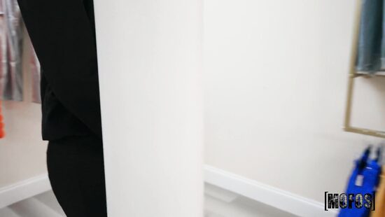 Шопинг всегда возбуждает Афину