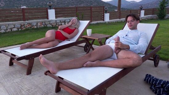 Трудно не заметить дрочилу