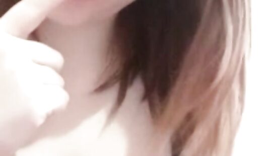 Устроил подружке романтический вечер 