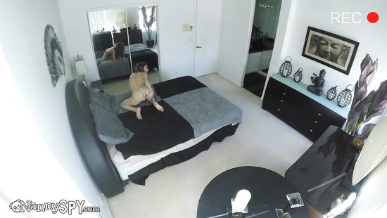 Посмотрел мастурбацию падчерицы и научил получать оргазм