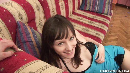 Игривая красотка предложила лучшему другу секс от первого лица