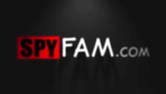 Чпокнул на скрытую камеру красивую брюнетку и обкончал ей сиськи и лицо