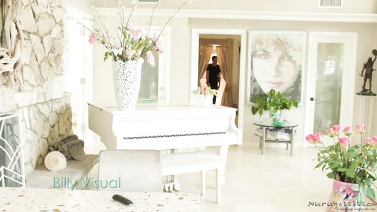 Бывшая девушка хочет вернуть приятеля при помощи NURU массажа