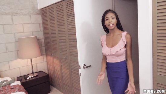 Сделал вид что пришёл свататься и отжарил симпатичную негритянку