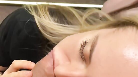 В примерочной