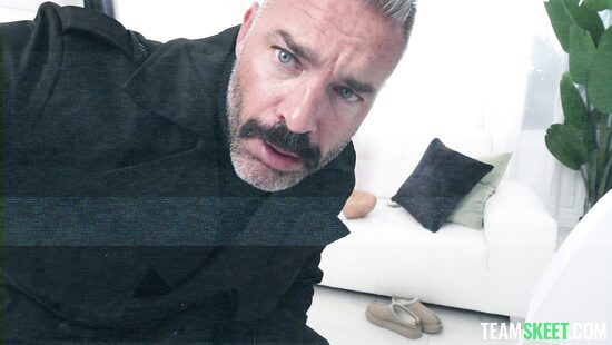 Извращенная паранормальная активность